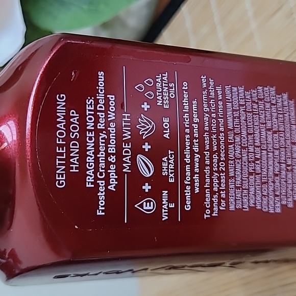 Frrosted Cranberry Foaming Hand Soap Set of 3 *NWT - Picture 2 of 2